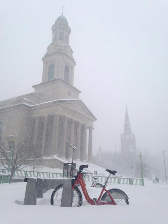 صور عاصفة ثلجية غير مسبوقة توقف الحياة في امريكا صورة رقم 54