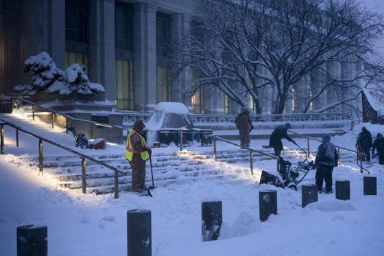 صور عاصفة ثلجية غير مسبوقة توقف الحياة في امريكا صورة رقم 61