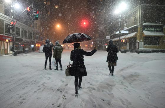 صور عاصفة ثلجية غير مسبوقة توقف الحياة في امريكا صورة رقم 65