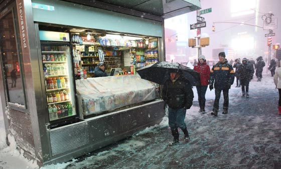 صور عاصفة ثلجية غير مسبوقة توقف الحياة في امريكا صورة رقم 66