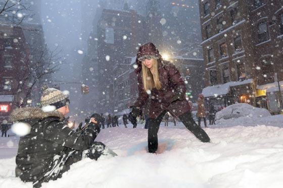 صور عاصفة ثلجية غير مسبوقة توقف الحياة في امريكا صورة رقم 70