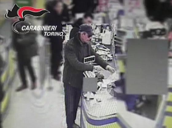 اسم مصري يتالق في سماء ايطاليا بسبب تنفيذه لمأثرة انسانية من طراز رفيع صورة رقم 1