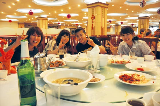 طريقة جهنمية.. مطاعم صينية تتوسل بالمخدرات للفوز بقلوب روادها صورة رقم 5