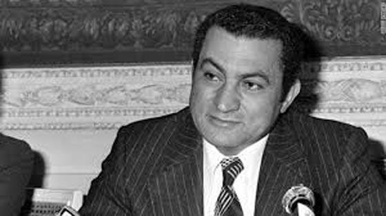 تفاصيل مثيرة عن قصة اسر حسني مبارك لدى دولة عربية وربطه بجذع نخلة صورة رقم 2 تفاصيل مثيرة عن قصة اسر حسني مبارك لدى دولة عربية وربطه بجذع نخلة صورة رقم 2