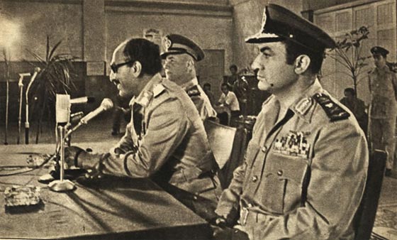 تفاصيل مثيرة عن قصة اسر حسني مبارك لدى دولة عربية وربطه بجذع نخلة صورة رقم 1 تفاصيل مثيرة عن قصة اسر حسني مبارك لدى دولة عربية وربطه بجذع نخلة صورة رقم 1