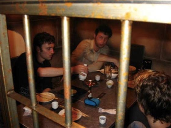 صور اغرب سجون: 5 نجوم، سجون صغيرة مخيفة، سجون تعلّم الرقص وسجون عائلية! صورة رقم 10 صور اغرب سجون: 5 نجوم، سجون صغيرة مخيفة، سجون تعلّم الرقص وسجون عائلية! صورة رقم 10