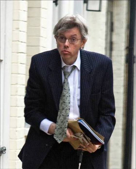 الثروة الطائلة جعلته مدمنا على المخدرات واموال العالم لم تنقذه من الادمان صورة رقم 3