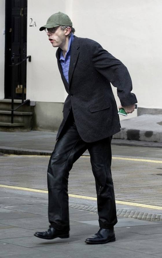 الثروة الطائلة جعلته مدمنا على المخدرات واموال العالم لم تنقذه من الادمان صورة رقم 8