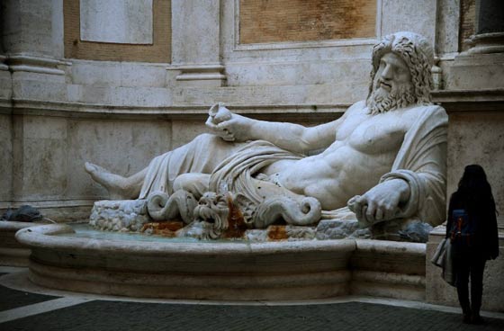 ايطاليون يتهمون حكومتهم بخيانة التاريخ الروماني ارضاء لروحاني صورة رقم 6