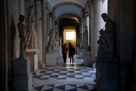 ايطاليون يتهمون حكومتهم بخيانة التاريخ الروماني ارضاء لروحاني صورة رقم 10