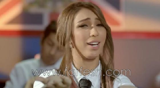 دنيا بطمة تطلق فيديو (حب صيني) ووعد البحري تقول: دنيا سرقتها مني! صورة رقم 5