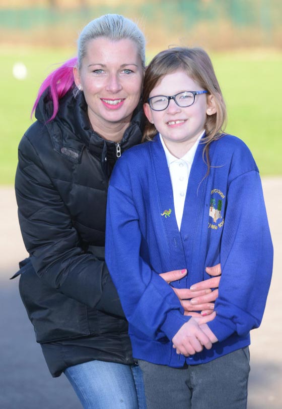 الفتاة الالكترونية البريطانية تحير الاطباء.. بقوتها وعدم استسلامها للنوم صورة رقم 2