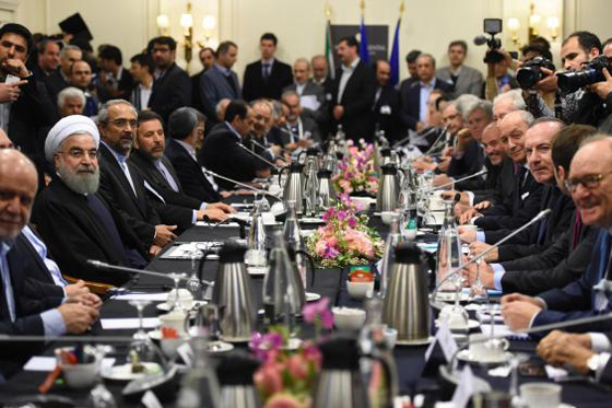 النبيذ يتسبب بالغاء وجبة غداء رسمية بين هولاند وروحاني صورة رقم 2