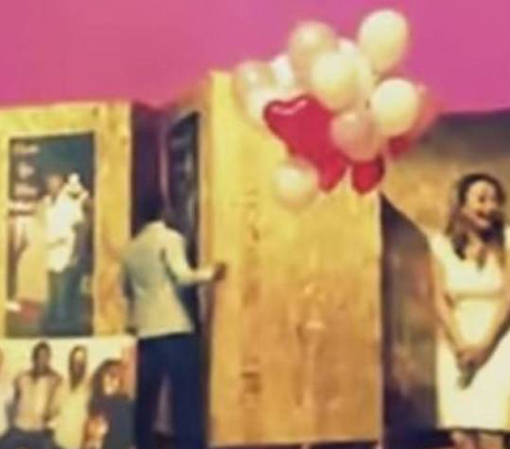  فيديو طريف: ممثل يطلب يد زميلته للزواج على خشبة المسرح صورة رقم 1