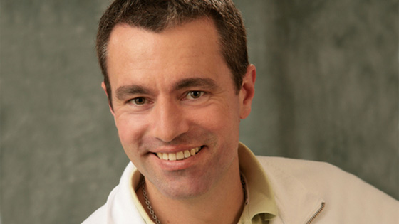 المانيا: صيدلي يلقن امراة عنصرية تكره المحجبات درسا قاسيا لا ينسى صورة رقم 3 المانيا: صيدلي يلقن امراة عنصرية تكره المحجبات درسا قاسيا لا ينسى صورة رقم 3