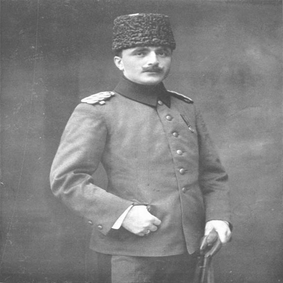 اشهر طغاة العالم حكموا شعوبهم بالحديد والنار.. بينهم المخزوق وعيدي امين صورة رقم 5