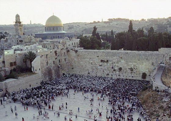 اسرائيل تخصّص مكانا للصلاة للجنسين عند حائط المبكى صورة رقم 3 اسرائيل تخصّص مكانا للصلاة للجنسين عند حائط المبكى صورة رقم 3