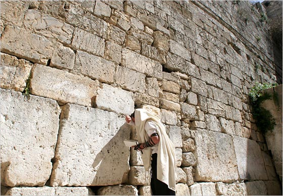 اسرائيل تخصّص مكانا للصلاة للجنسين عند حائط المبكى صورة رقم 1 اسرائيل تخصّص مكانا للصلاة للجنسين عند حائط المبكى صورة رقم 1