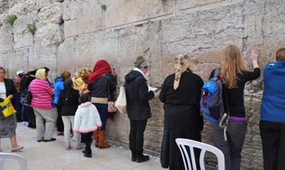 اسرائيل تخصّص مكانا للصلاة للجنسين عند حائط المبكى صورة رقم 5 اسرائيل تخصّص مكانا للصلاة للجنسين عند حائط المبكى صورة رقم 5