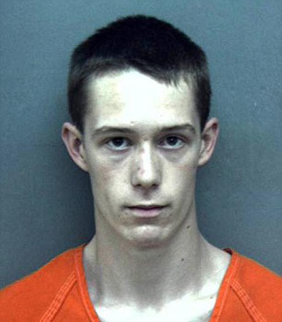 اتهام طالب بخطف وقتل فتاة (13 عاما) بمساعدة زميلته صورة رقم 1 اتهام طالب بخطف وقتل فتاة (13 عاما) بمساعدة زميلته صورة رقم 1