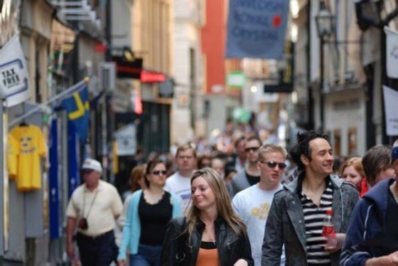 فقط في سويسرا.. 2400 دولار شهريا لكل مواطن سواء كان يعمل ام لا صورة رقم 4 فقط في سويسرا.. 2400 دولار شهريا لكل مواطن سواء كان يعمل ام لا صورة رقم 4