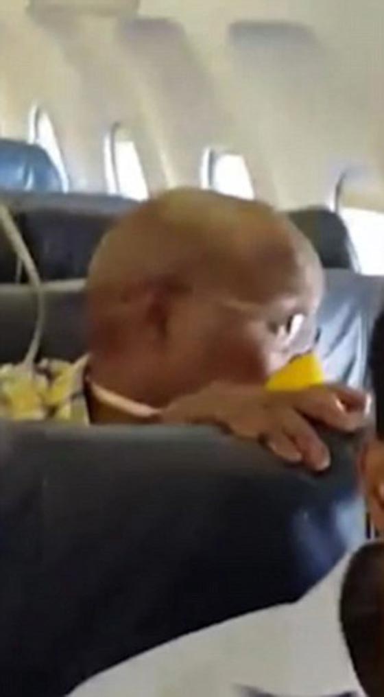 الصومال: تحطم طائرة بعد انفجار غامض، وسحب جثة متفحمة منها صورة رقم 7