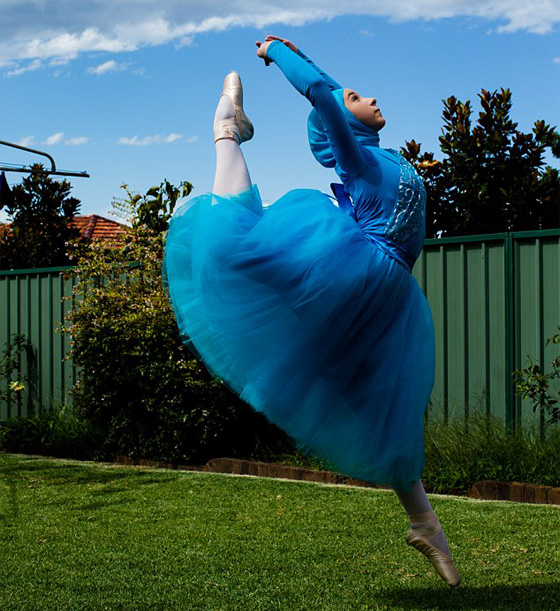 فيديو راقصة الباليه الاسترالية ستيفاني: مراهقة مسلمة لا ترى ان رقص الباله يتعارض مع حجابها! صورة رقم 4 فيديو راقصة الباليه الاسترالية ستيفاني: مراهقة مسلمة لا ترى ان رقص الباله يتعارض مع حجابها! صورة رقم 4