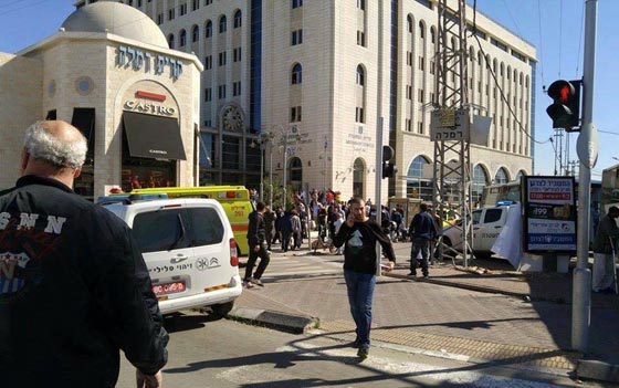 الرملة: اعتقال شابتين عربيتيتن بتهمة طعنهما حارسا اسرائيليا صورة رقم 8 الرملة: اعتقال شابتين عربيتيتن بتهمة طعنهما حارسا اسرائيليا صورة رقم 8