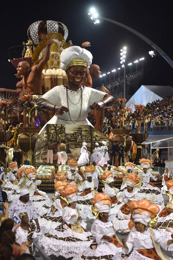 كرنفال البرازيل يحمل للعالم قنبلة موقوتة.. تنفجر بطرق شتى منها اللعاب صورة رقم 7