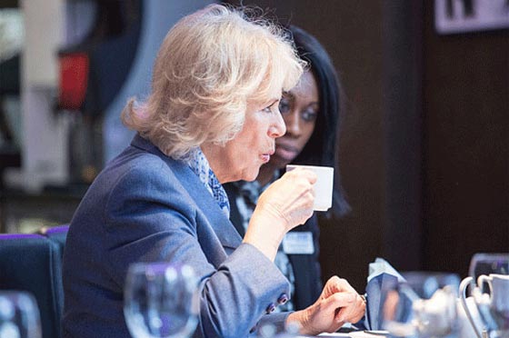 مجرم يصمم ديكور زوجة الامير تشارلز.. بدعوة منها صورة رقم 2