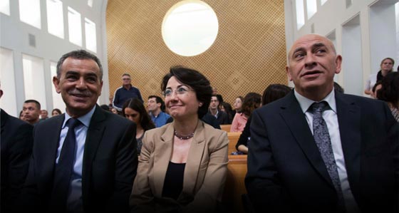 نتنياهو يقود عرضا مسرحيا لجوقة التحريض على نواب الكنيست العرب صورة رقم 4