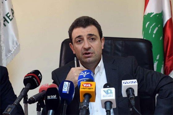 لبنانيون يسخرون من وزير الصحة لمطالبته بتخفيف البوس الا عند الضرورة صورة رقم 4