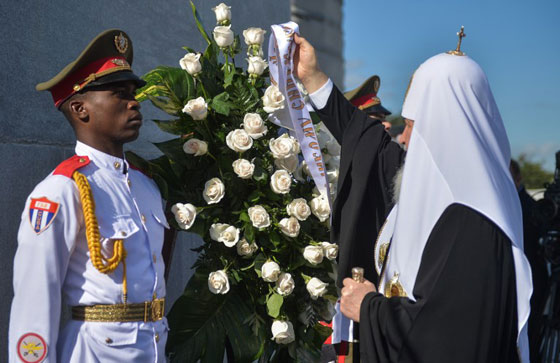  لقاء تاريخي.. بابا الفاتيكان وبطريرك روسيا يدعوان لتوحيد الكلمة في مواجهة الارهاب صورة رقم 9