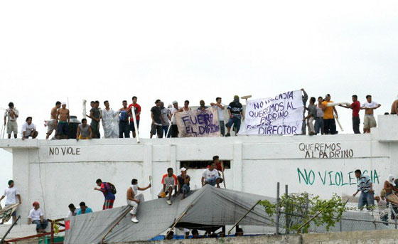 مجزرة في سجن مكسيكي قد تدخل ادارته الى السجن اكثر من الف سنة صورة رقم 5