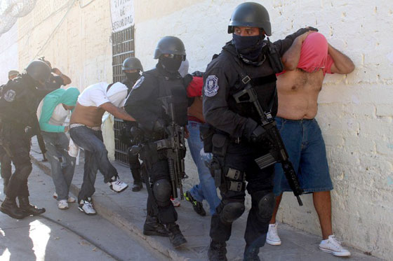 مجزرة في سجن مكسيكي قد تدخل ادارته الى السجن اكثر من الف سنة صورة رقم 11