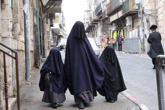 النساء الاسرائيليات يتجهن نحو الاحتشام وقواعد جديدة بالمحظورات صورة رقم 5 النساء الاسرائيليات يتجهن نحو الاحتشام وقواعد جديدة بالمحظورات صورة رقم 5