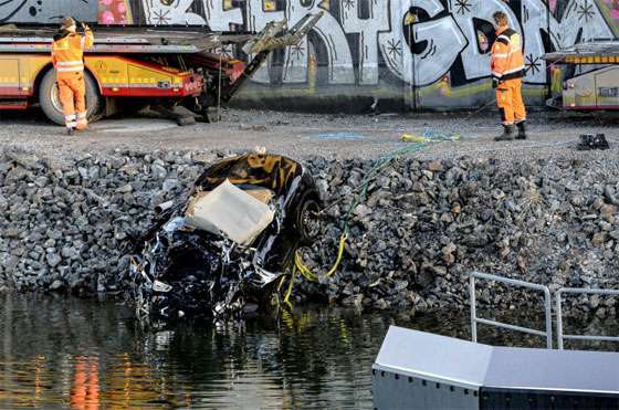 مصرع اعضاء فرقة فيولا بيتش ومدير اعمالهم في حادث سير بالسويد صورة رقم 1