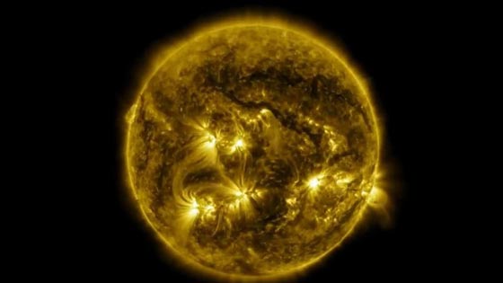 فيديو مثير.. 6 دقائق تختزل عاما من عمر الشمس صورة رقم 1