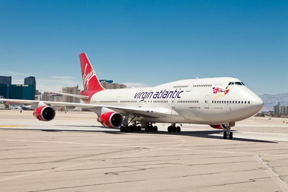 شعاع ليزر مجهول المصدر يدفع طائرة بريطانية الى العودة بعد اقلاعها صورة رقم 4