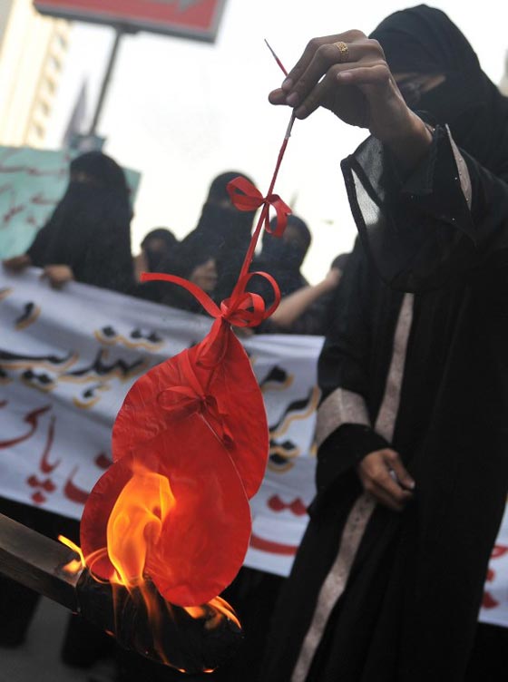 احتفلوا به في الماضي.. عيد الحب في باكستان معصية ومهرجان للفاحشة صورة رقم 10