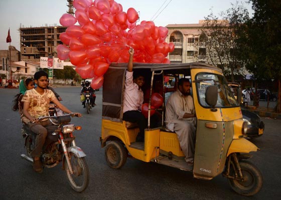 احتفلوا به في الماضي.. عيد الحب في باكستان معصية ومهرجان للفاحشة صورة رقم 35