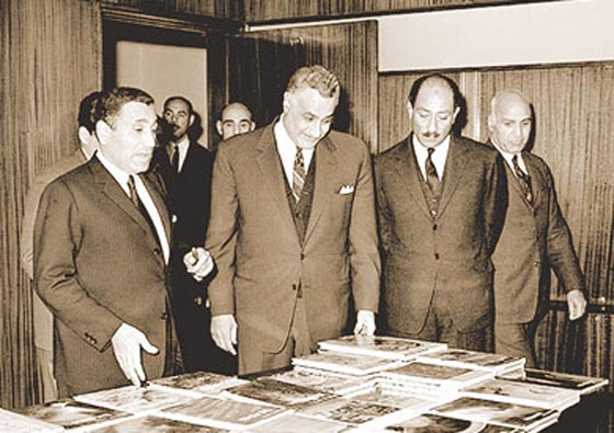 عبد الناصر، السيسي ومبارك.. محطات بارزة في حياة الصحافي الراحل هيكل صورة رقم 1