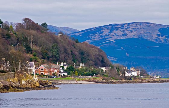 الشرطة الاسكتلندي تعتقل احد اعداء اللاجئين السوريين.. تأديبا لغيره صورة رقم 4