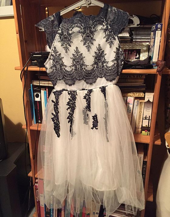 عروس طلبت فستان زفاف رائعا من النت فوقعت ضحية احتيال وخداع  صورة رقم 3