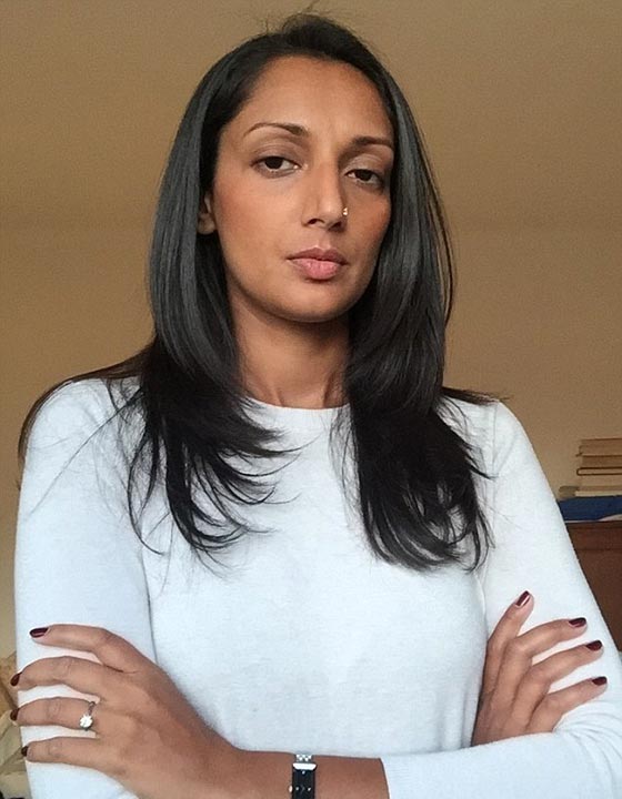 عروس طلبت فستان زفاف رائعا من النت فوقعت ضحية احتيال وخداع  صورة رقم 1