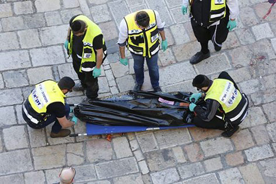 فلسطيني ينضم الى ضحايا اسرائيل بتهمة طعن جنديين في القدس صورة رقم 1