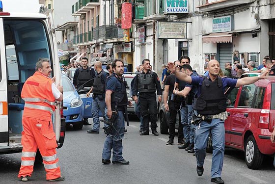 ضرب وهرب.. قتل 3 من المارة دهسا ودفن سيارته في حديقة منزله!! صورة رقم 1