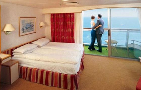 السويديون يختارون اضخم سفينة  كروز متقاعدة لنقل اللاجئين  الى  بلادهم صورة رقم 4