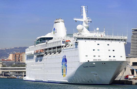 السويديون يختارون اضخم سفينة  كروز متقاعدة لنقل اللاجئين  الى  بلادهم صورة رقم 1