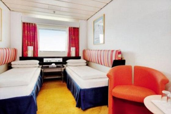 السويديون يختارون اضخم سفينة  كروز متقاعدة لنقل اللاجئين  الى  بلادهم صورة رقم 6